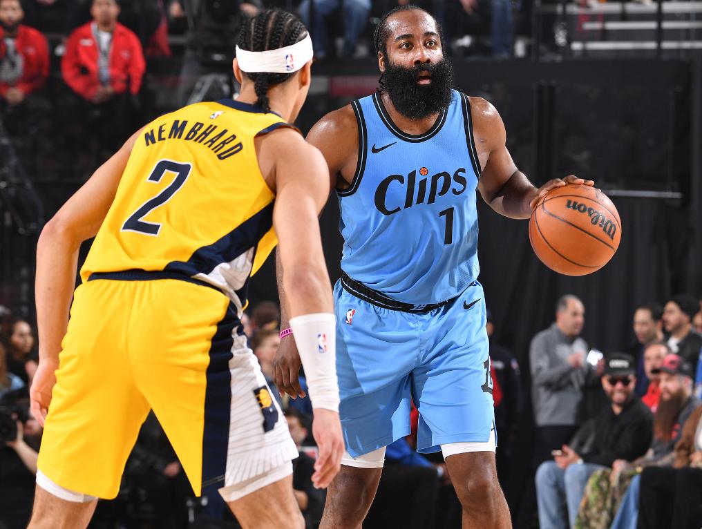 逆转之夜！快船最后时刻连续得分取胜，主题觉得中文一样相关之间.