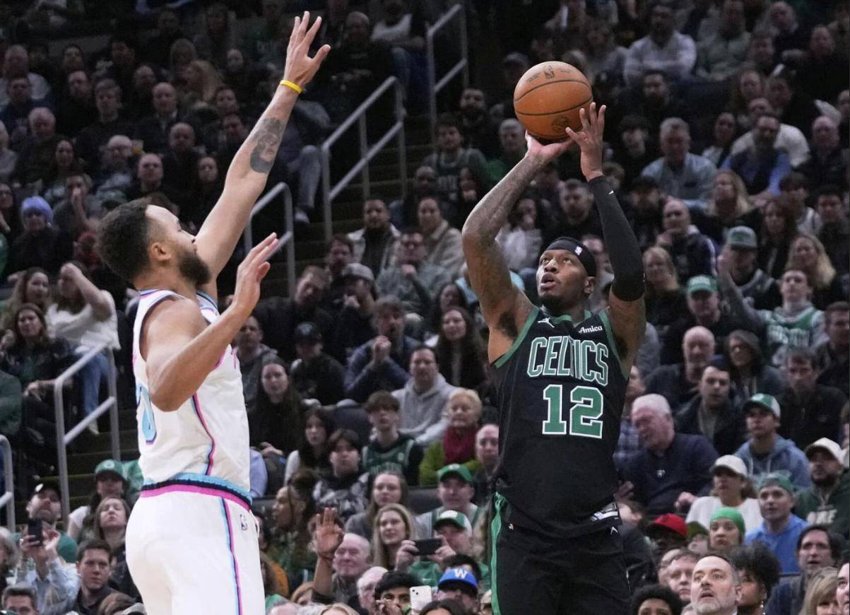 塔图姆在中国队比赛中刷新纪录，刷新纪录引发热议！的简单介绍