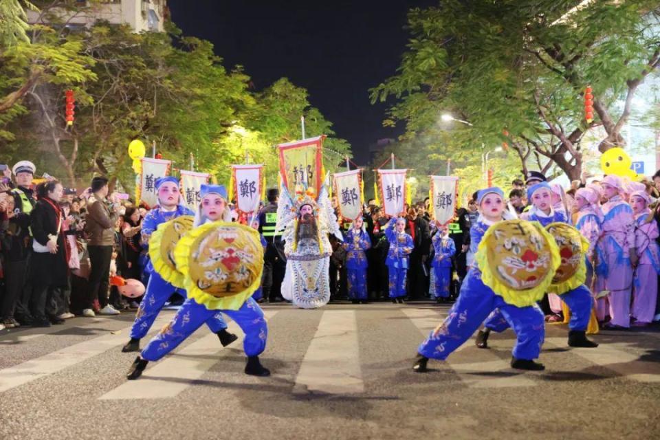 包含反败为胜首场状态出色，C9观众沸腾！，大坂直美重返赛场赢得满堂喝彩的词条