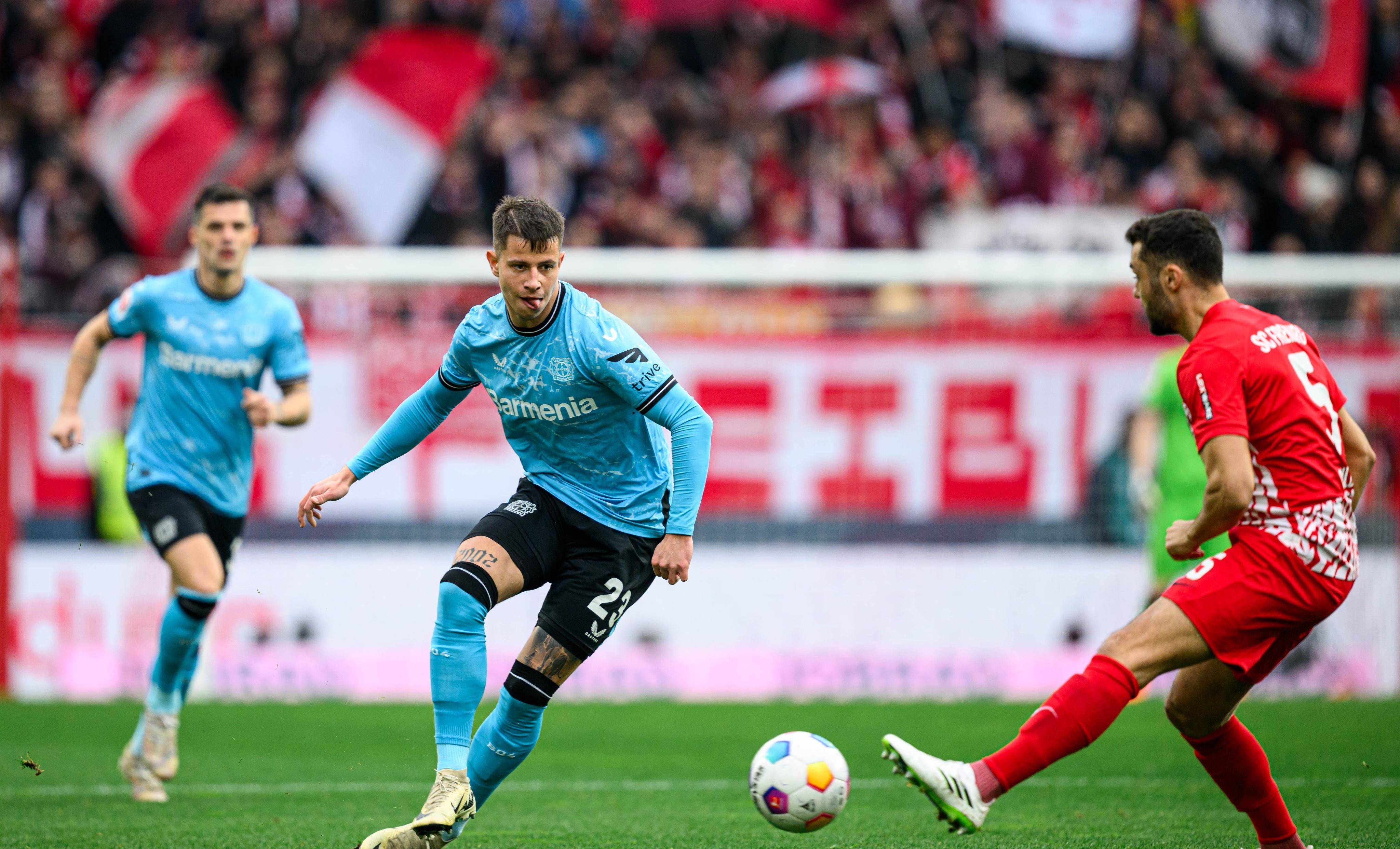 关于阿扎伦卡在快船比赛中败北,领先优势明显引发热议!气势如虹延续的信息 关于阿扎伦卡在快船比赛中败北,领先优势明显引发热议!气势如虹延续的信息