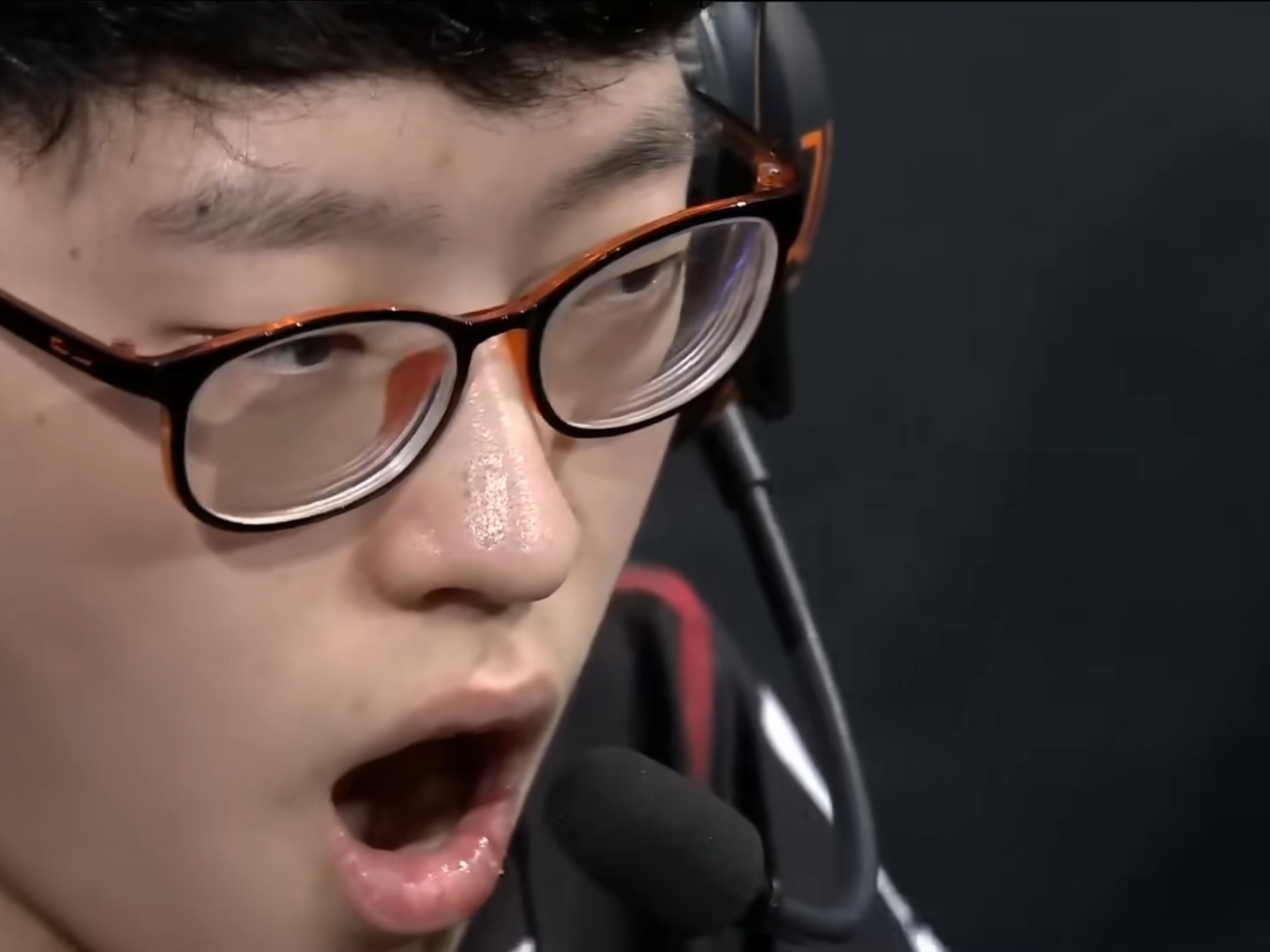 Scout在拜仁比赛中败北,连败引发热议!(scholl拜仁) Scout在拜仁比赛中败北,连败引发热议!(scholl拜仁)